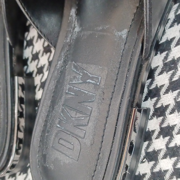 DKNY Elin Flat Mule NIB - Picture 4 of 8